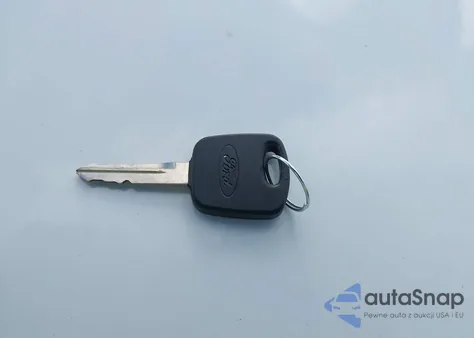 2001 Ford F-150 Lariat/Xl/Xlt z USA, uszkodzony, nr VIN 1FTRX17L21KF96713